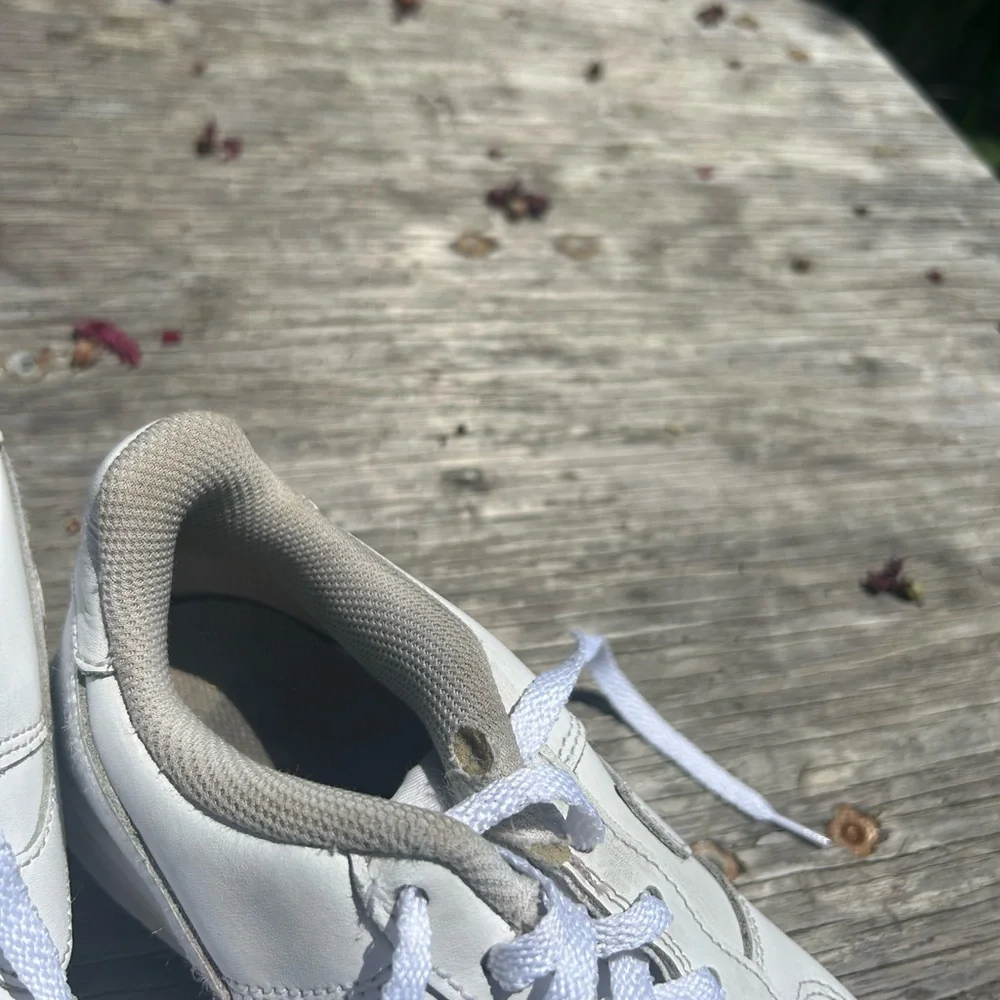 Air Force ones size 5.5 y white Nike air
